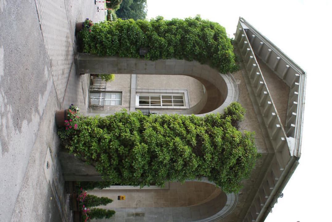 Ansicht vom Parkplatz Hotel Thainstone House