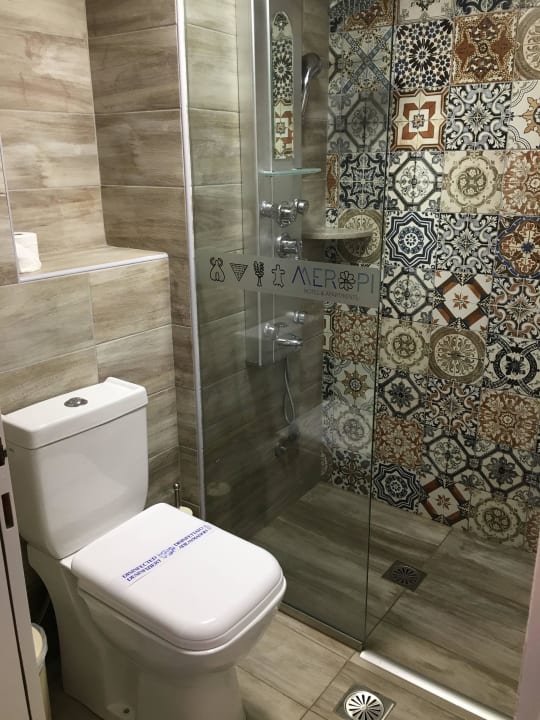Badezimmer/ Toilette und Dusche  Hotel Meropi