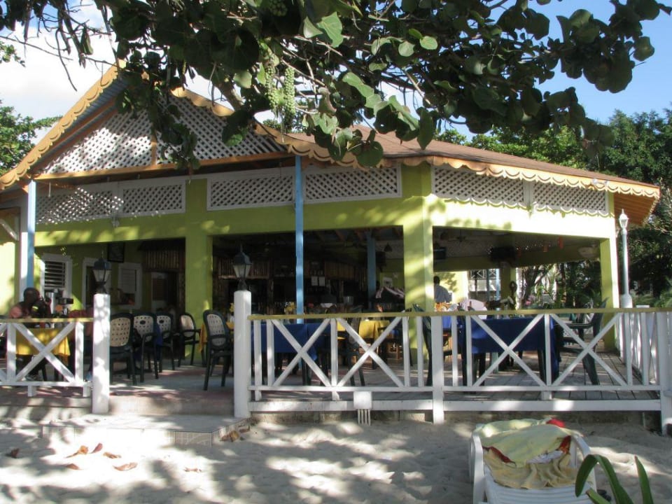 Restaurant Merrils II Merril's Beach Resort