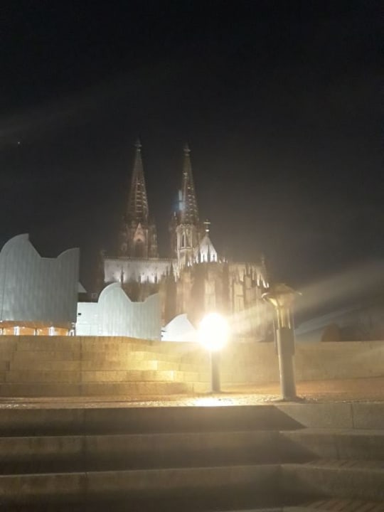 Außenansicht ibis Hotel Köln Airport