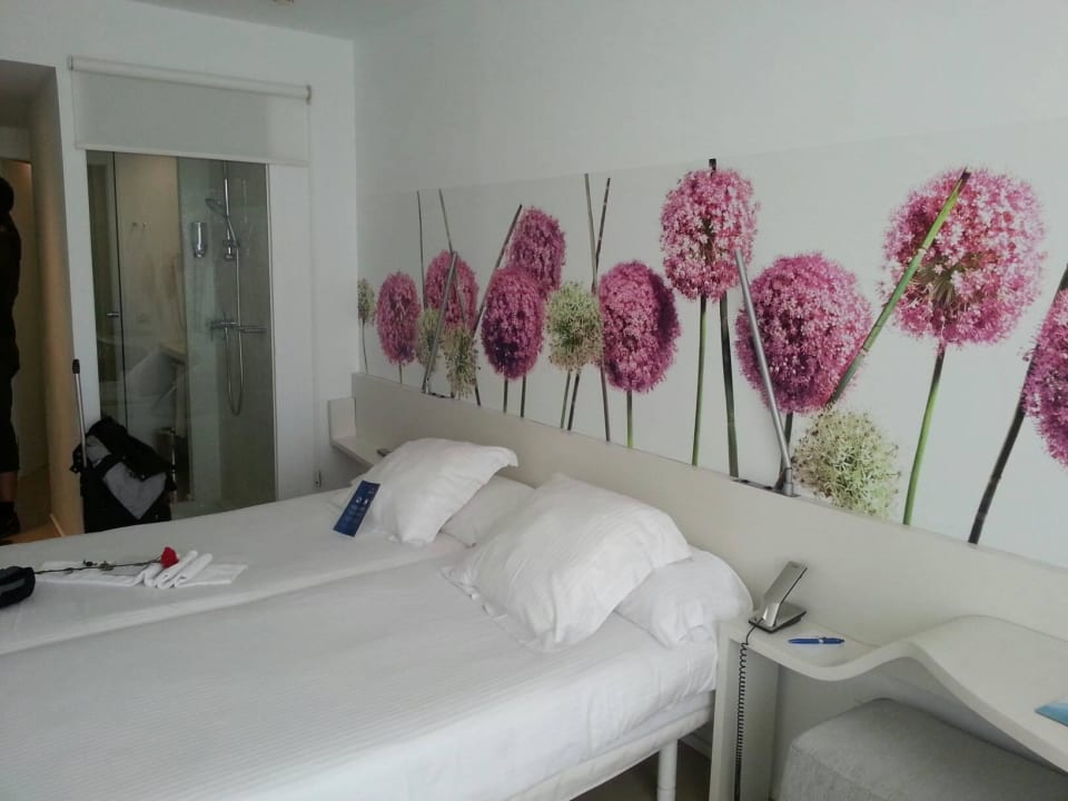 Bett Iberostar Waves Bahia de Palma