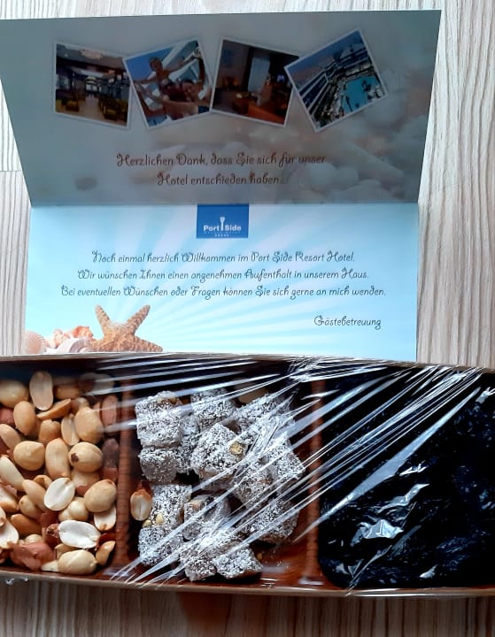 Zimmer Port Side Resort Hotel