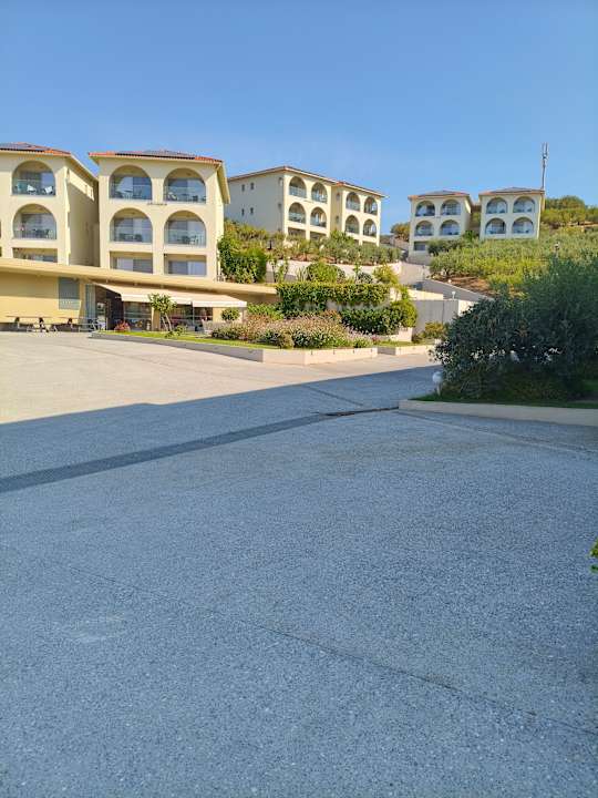 Außenansicht Akrathos Beach Hotel