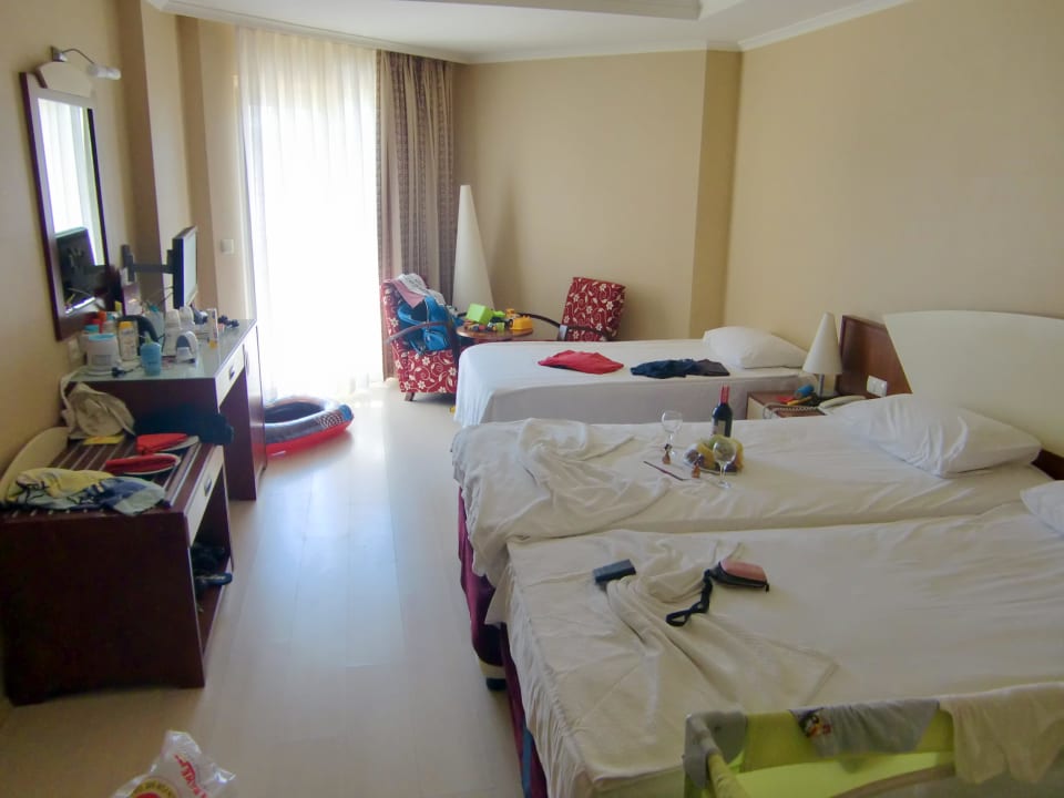 Triple Zimmer für 2Erwachsene und 2 Kinder Belek Beach Resort Hotel