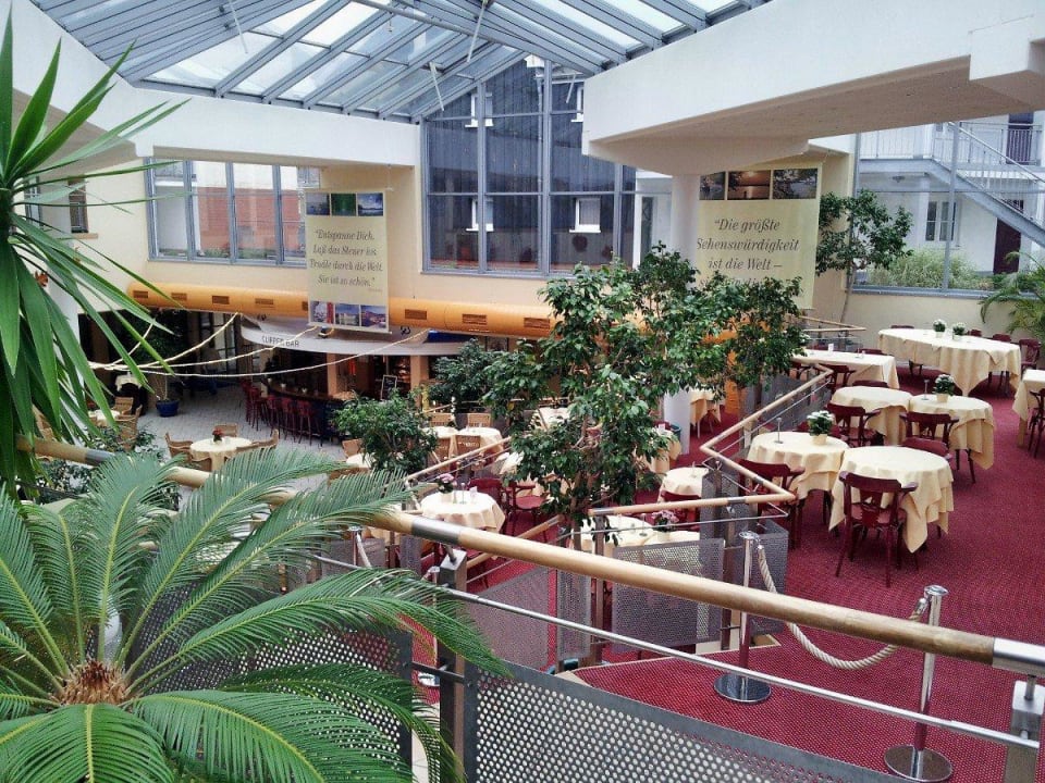 Großzügig, der Eingangsbereich vom Hotel Precise Resort Marina Wolfsbruch