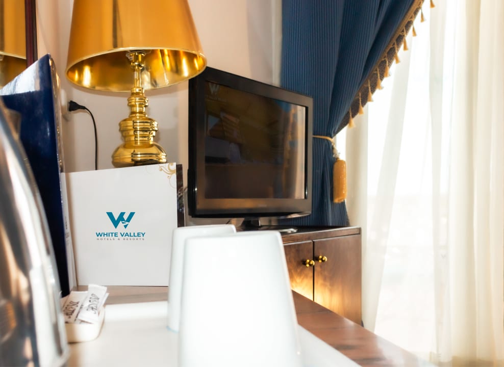 Zimmer White Valley Palace