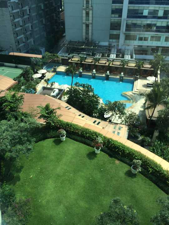 Ausblick zum Pool Hotel InterContinental Mid Plaza