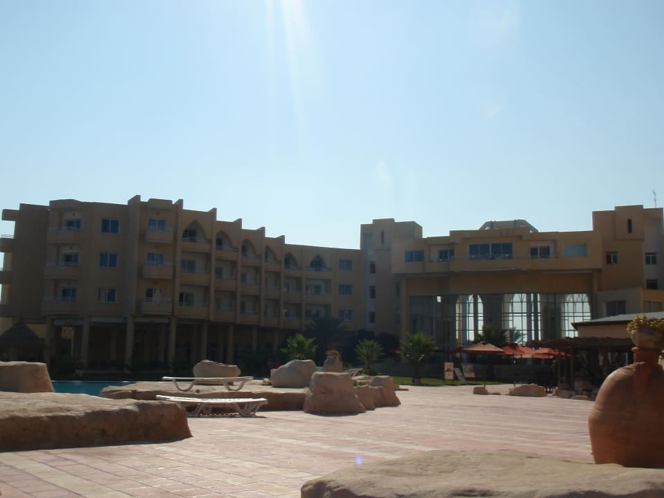 Sicht vom Strand Skanes Serail Aquapark