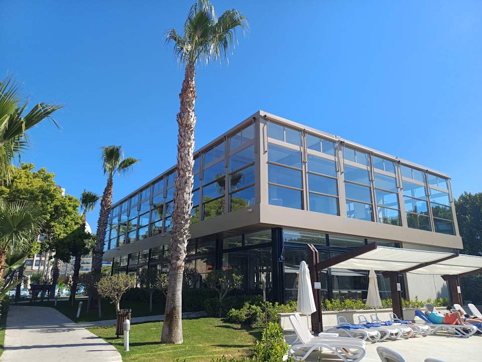 Gartenanlage Saturn Palace Resort Hotel