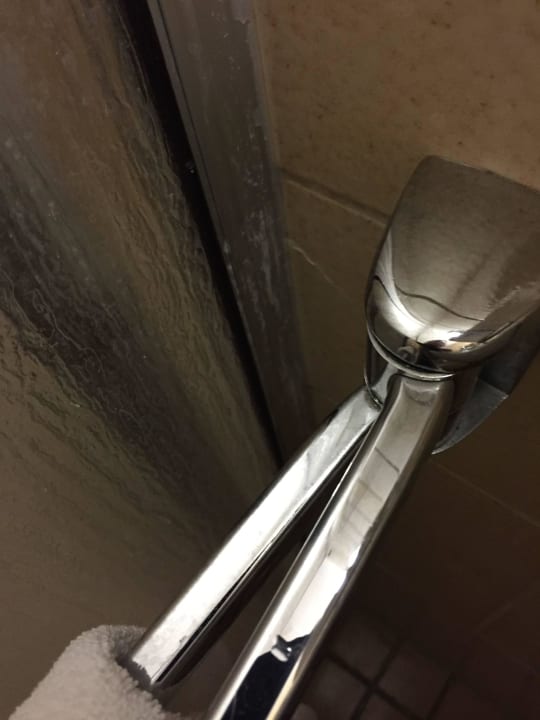 Badezimmer an der Dusche Hotel & Restaurant Post Prienbach