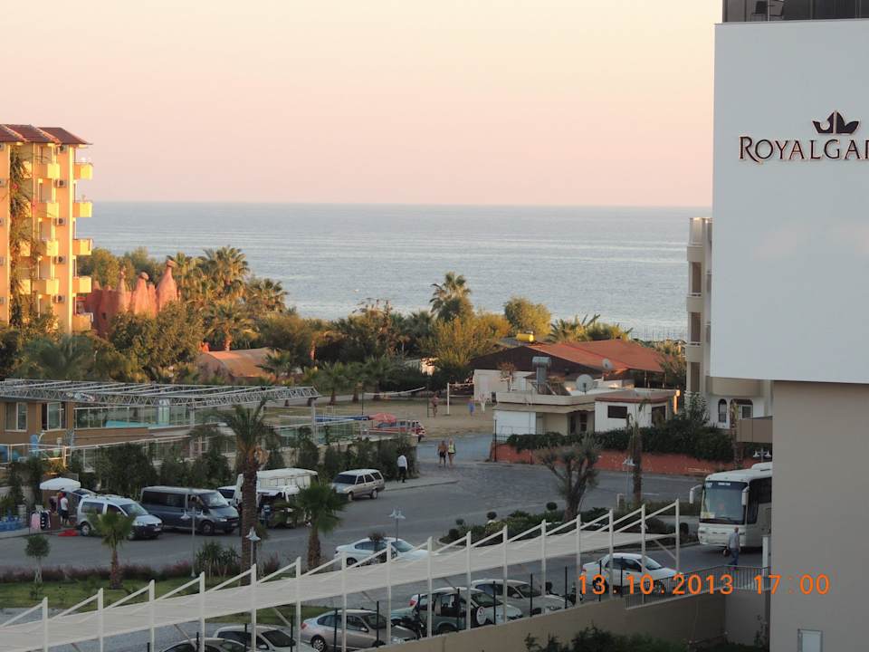 Seitlicher Meerblick Hotel Royal Garden Beach