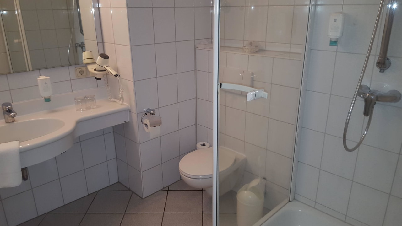 Das Badezimmer. Hotel Schönau