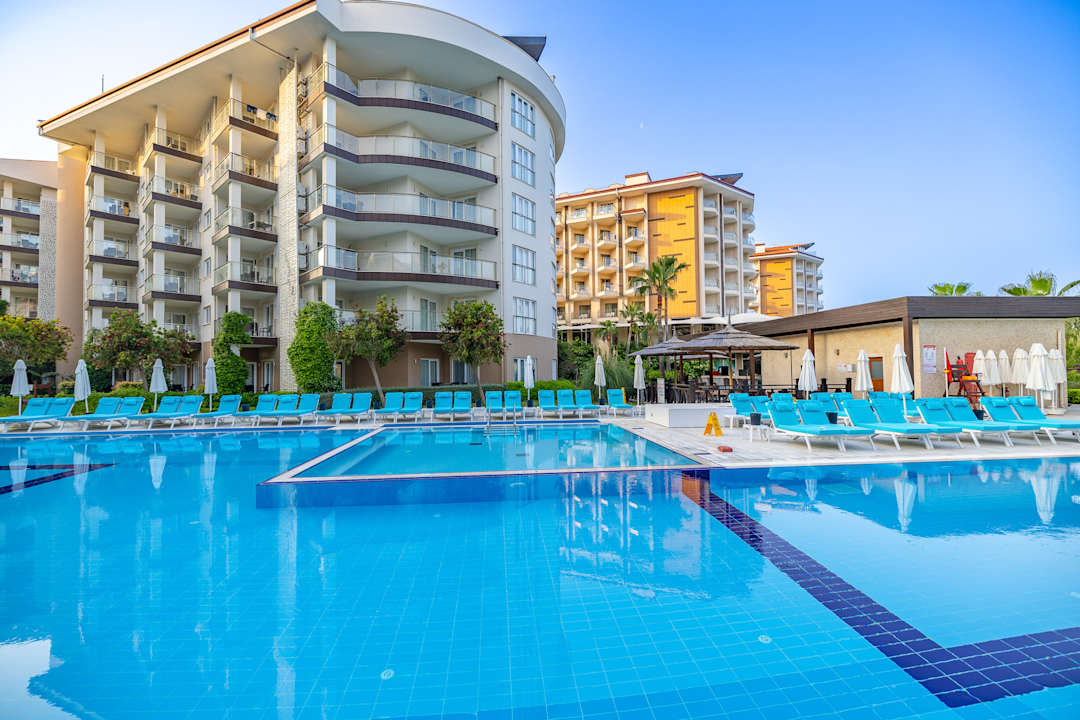 Pool Ramada Resort Kusadasi & Golf