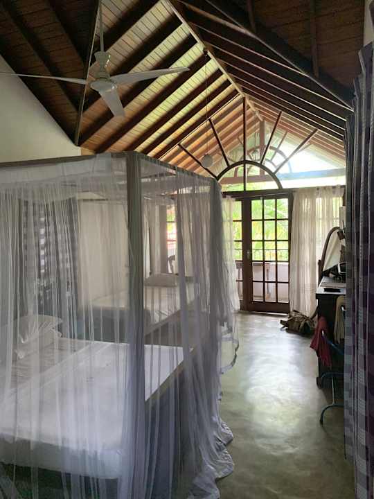 Zimmer Number 01 by Taprobane