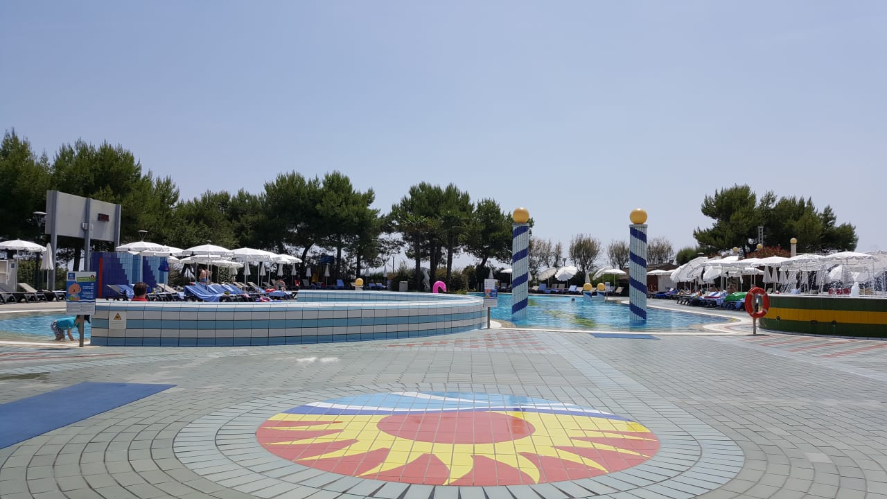 Pool Aparthotel Holiday