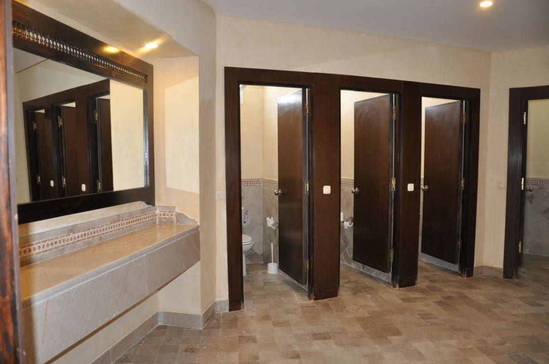 Toiletten im Lobbybereich Monarque Club Rivage