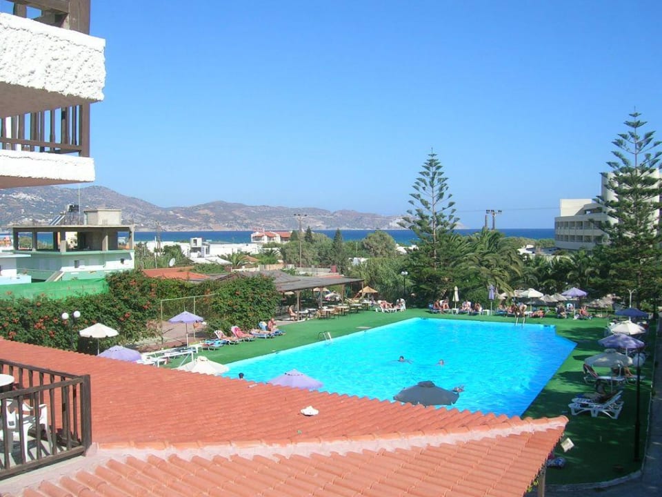 Ausblick von der Terrasse Marilena Hotel