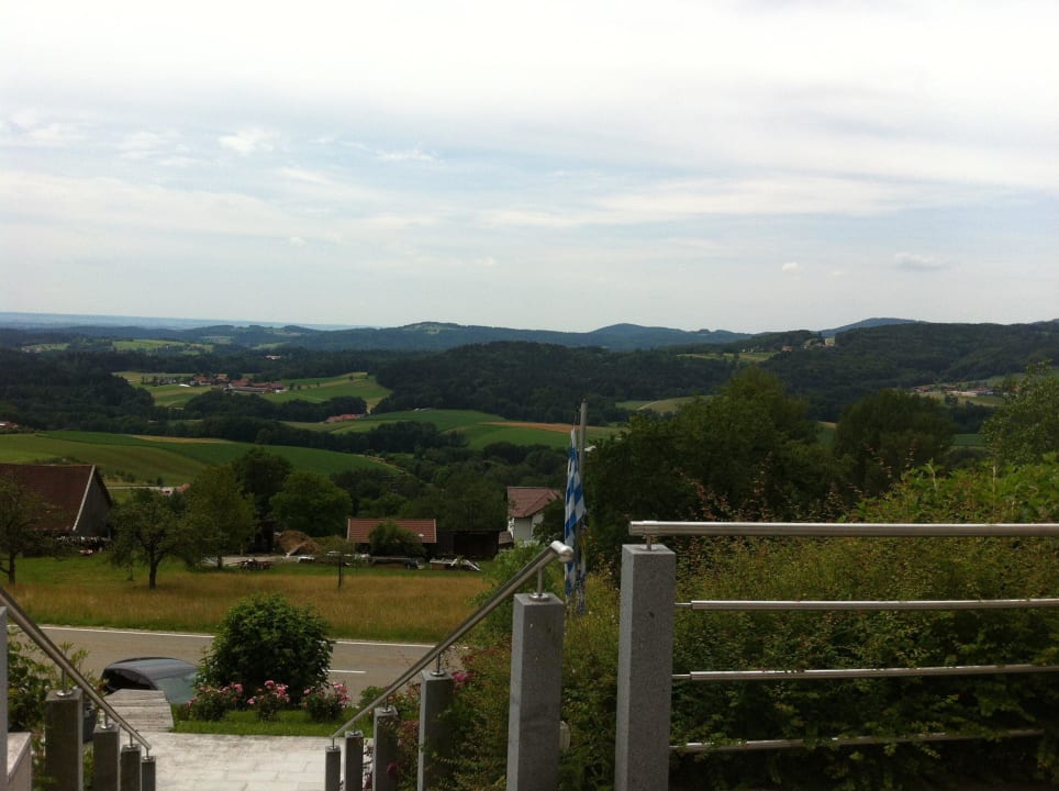 Blick vom Eingang nach außen Thula Wellnesshotel Bayerischer Wald