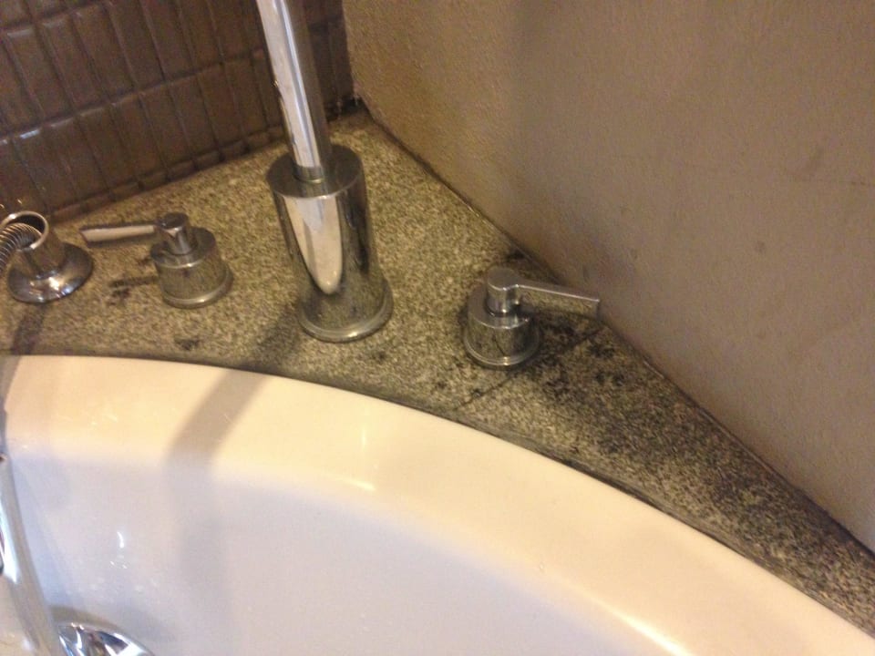 Badezimmer Deluxe Moracea by Khao Lak Resort