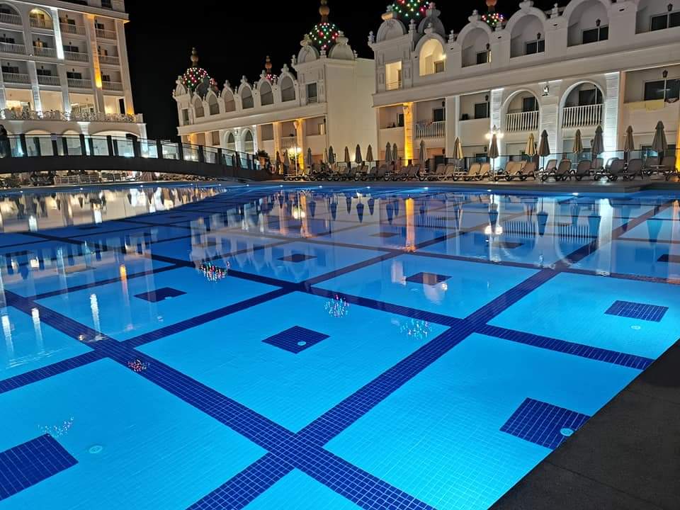 Pool Oz Hotels Side Premium