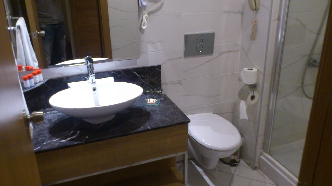 Badezimmer  Wyndham Garden Lara