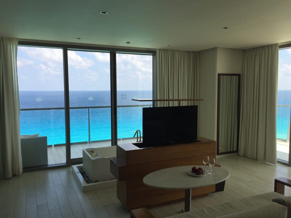 Oceanfront Preffered Club Honeymoon Suite Secrets The Vine Cancun - Adults only