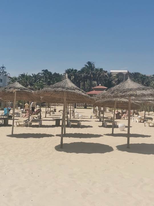 Strand Hotel Nesrine