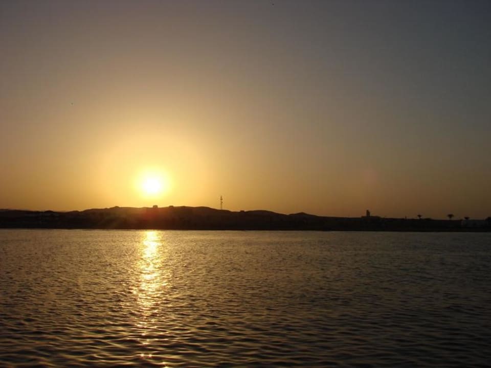 Widok z pomostu  Three Corners Equinox Beach Resort