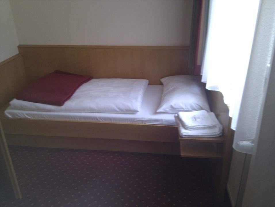 Nebenzimmer Nr. 76 Hotel Cryston