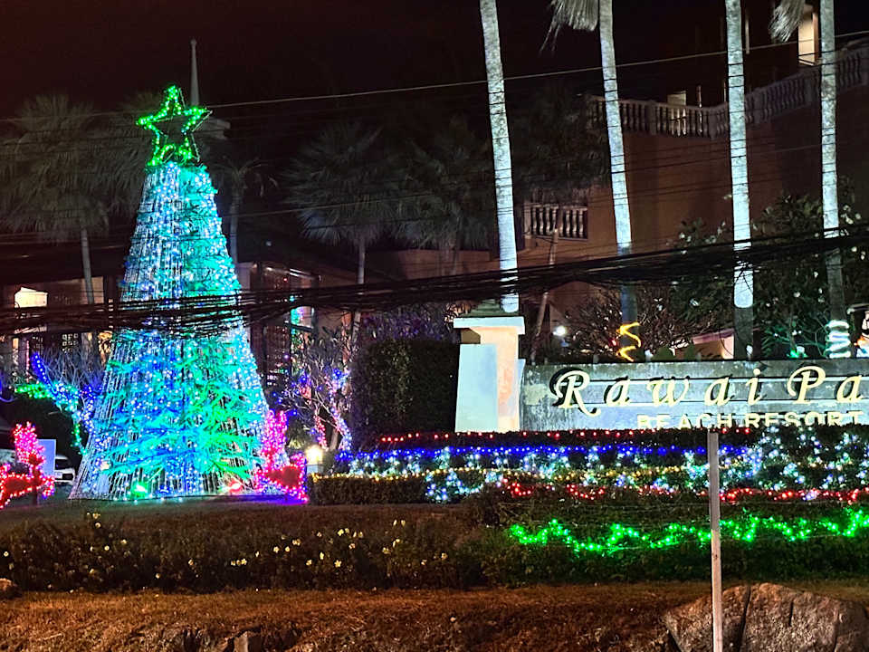 Außenansicht Hotel Rawai Palm Beach Resort