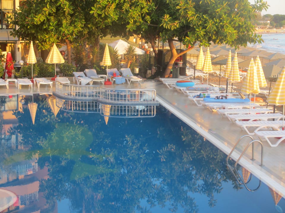 Sauber Aska Hotel Just in Beach