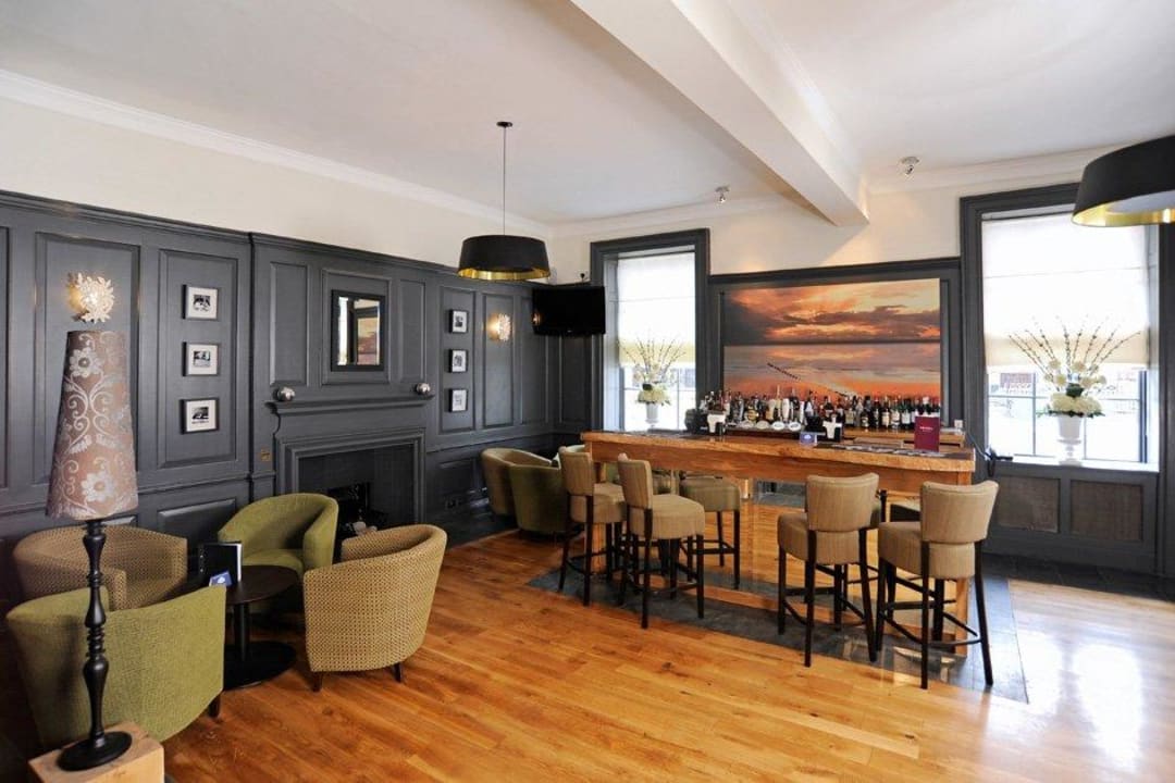 Oak Bar Mercure Southampton Centre Dolphin Hotel