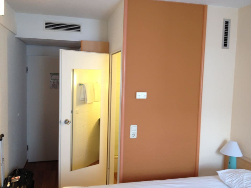 Zum Bad Hotel Ibis Düsseldorf Hauptbahnhof