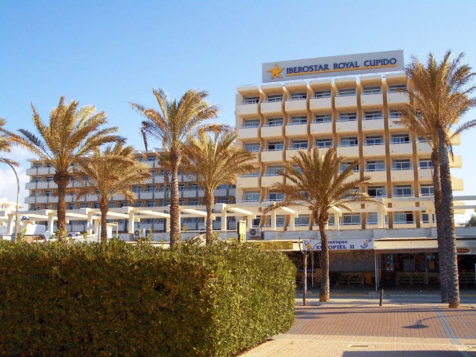 Frontansicht Iberostar Waves Bahia de Palma