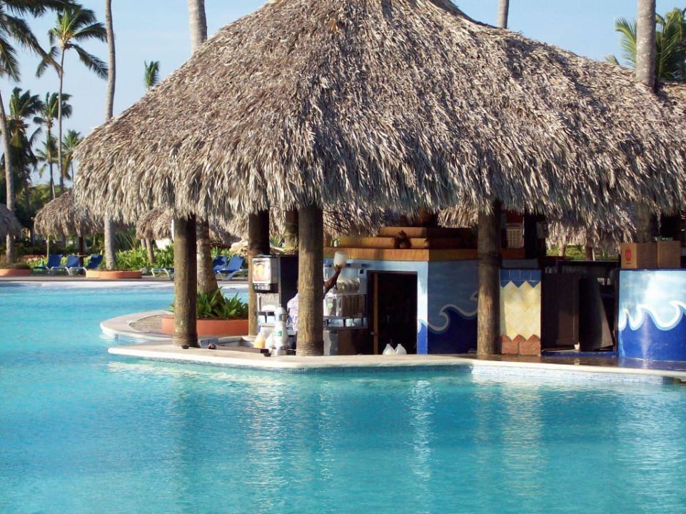 Poolbar am Morgen Punta Cana Princess All Suites Resort & Spa
