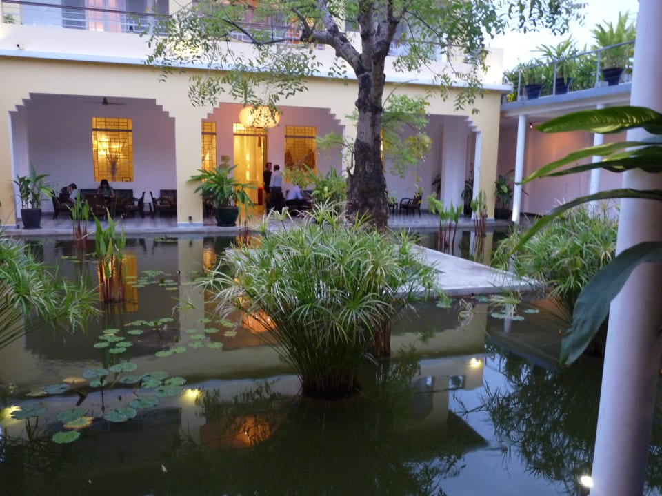 Blick auf Lobby und Restaurant Hotel The Plantation Urban Resort & Spa