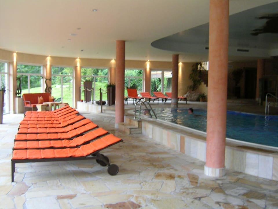Pool Bereich Hotel Feuriger Tatzlwurm