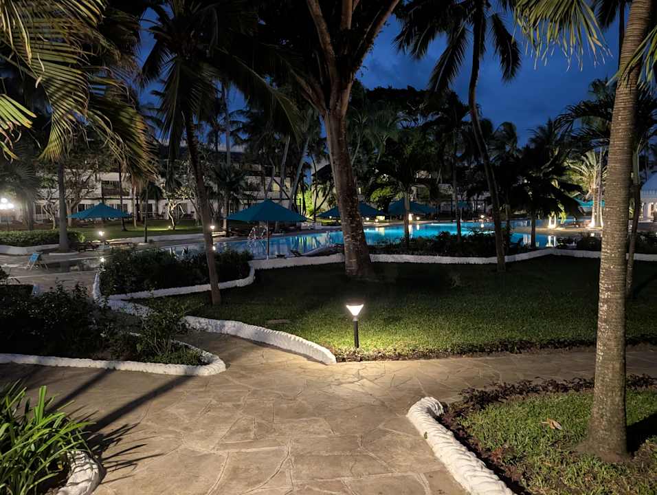 Pool Hotel Southern Palms Beach Resort