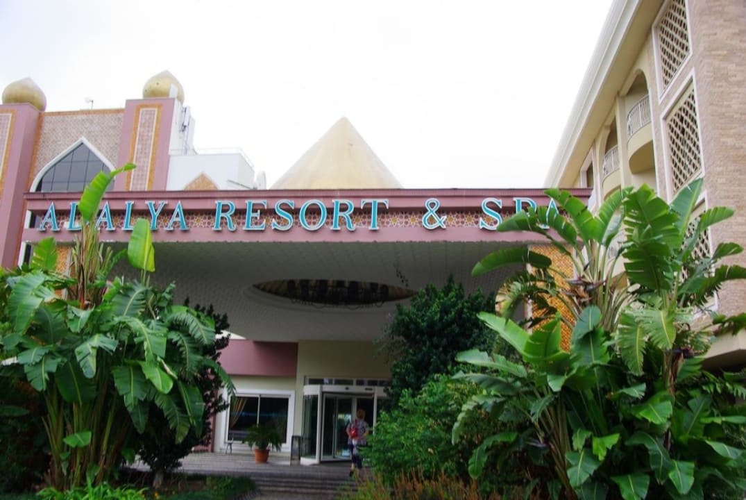 Von der Strasse aus gesehen 23+27.11. Adalya Resort & Spa - Adults Only