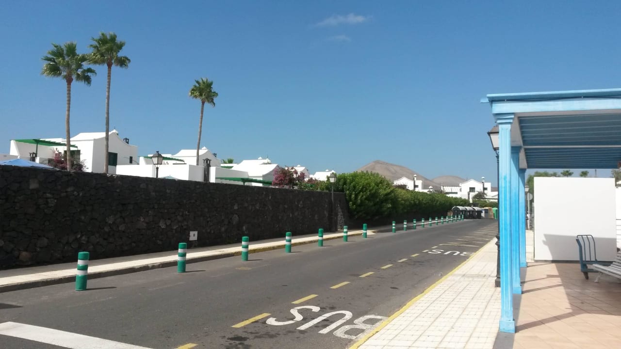 Straße vor der Rezeption (wenig Verkehr) Hotel Hyde Park Lane