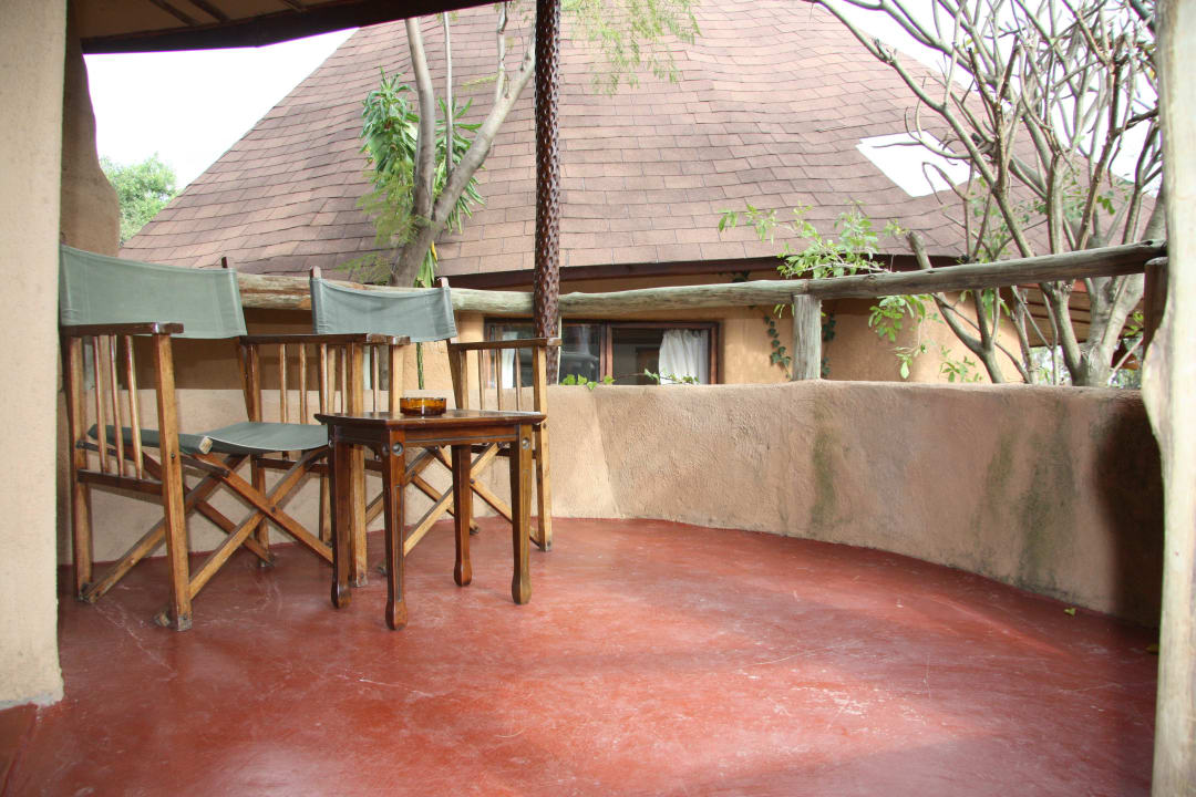 Kleine Terrasse vor dem Zimmer Hotel Masai Mara Sopa Lodge