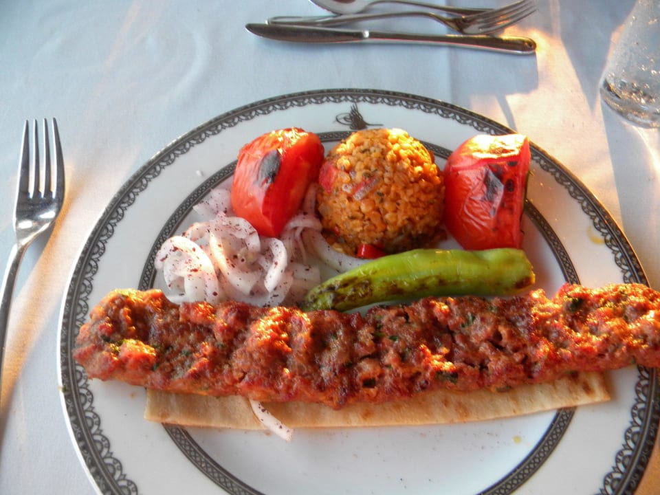 Lecker Essen im Türkischen Spezialitäten Restauran Club Grand Side