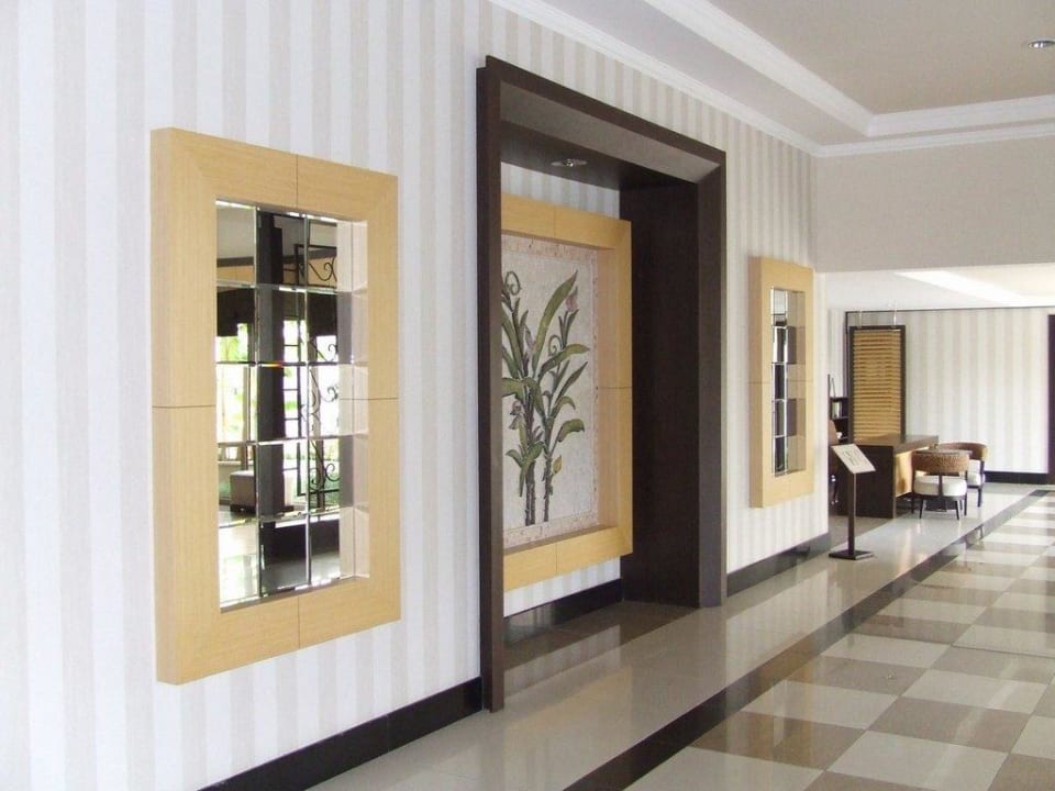 Wandverzierung im Eingangsbereich Can Garden Resort