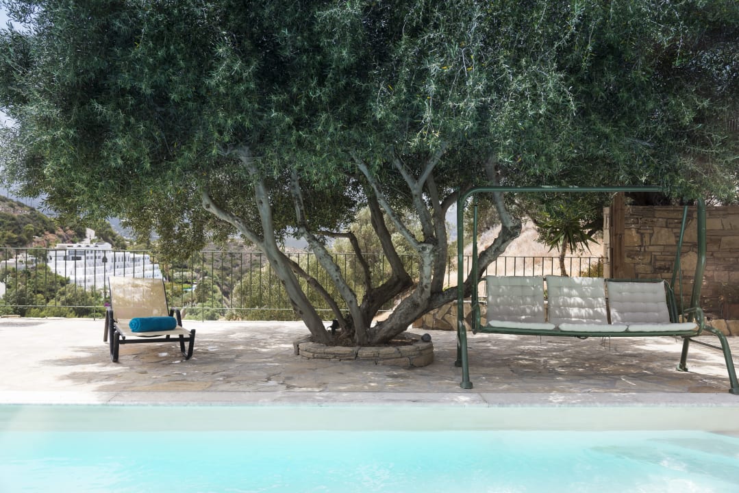 Pool Istron Luxury Villas