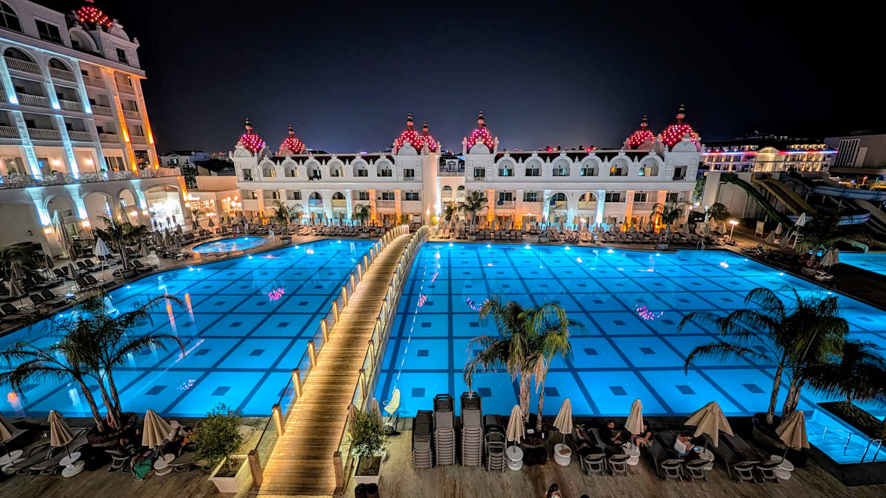 Pool Oz Hotels Side Premium