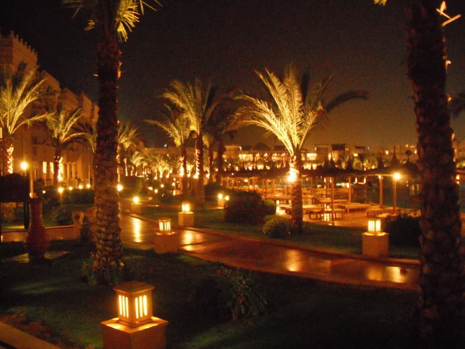 Nachtbeleuchtung überall Pickalbatros Palace Resort
