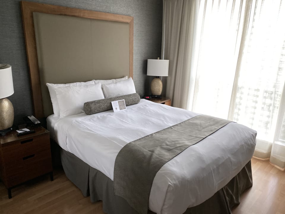 Zimmer Carmana Plaza Hotel