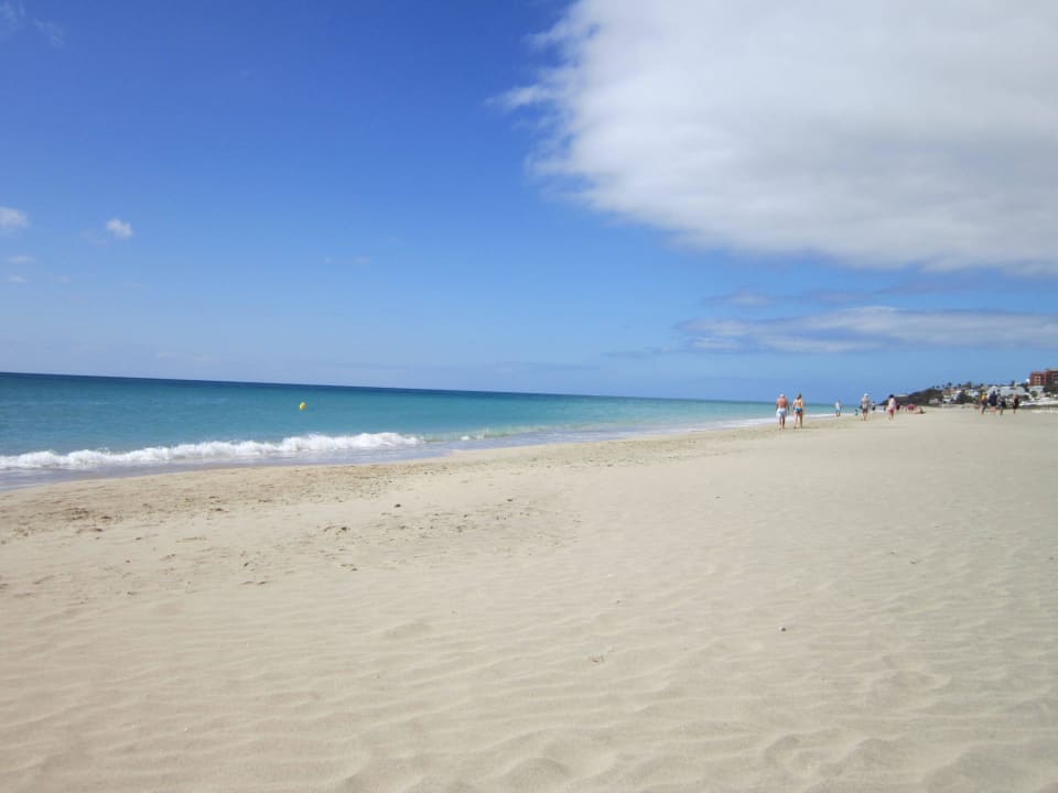 Superschöner Sandstrand am Hotel H10 Tindaya