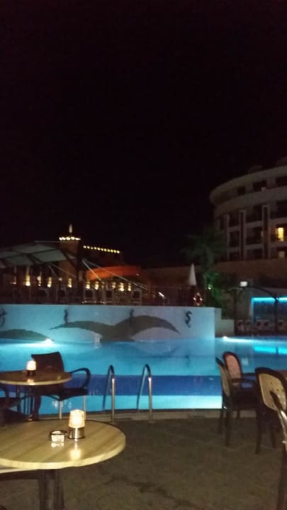 Abendansicht Pool Aydinbey Kings Palace & Spa