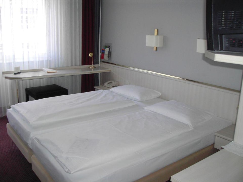 Unser Zimmer Berlin Plaza Hotel